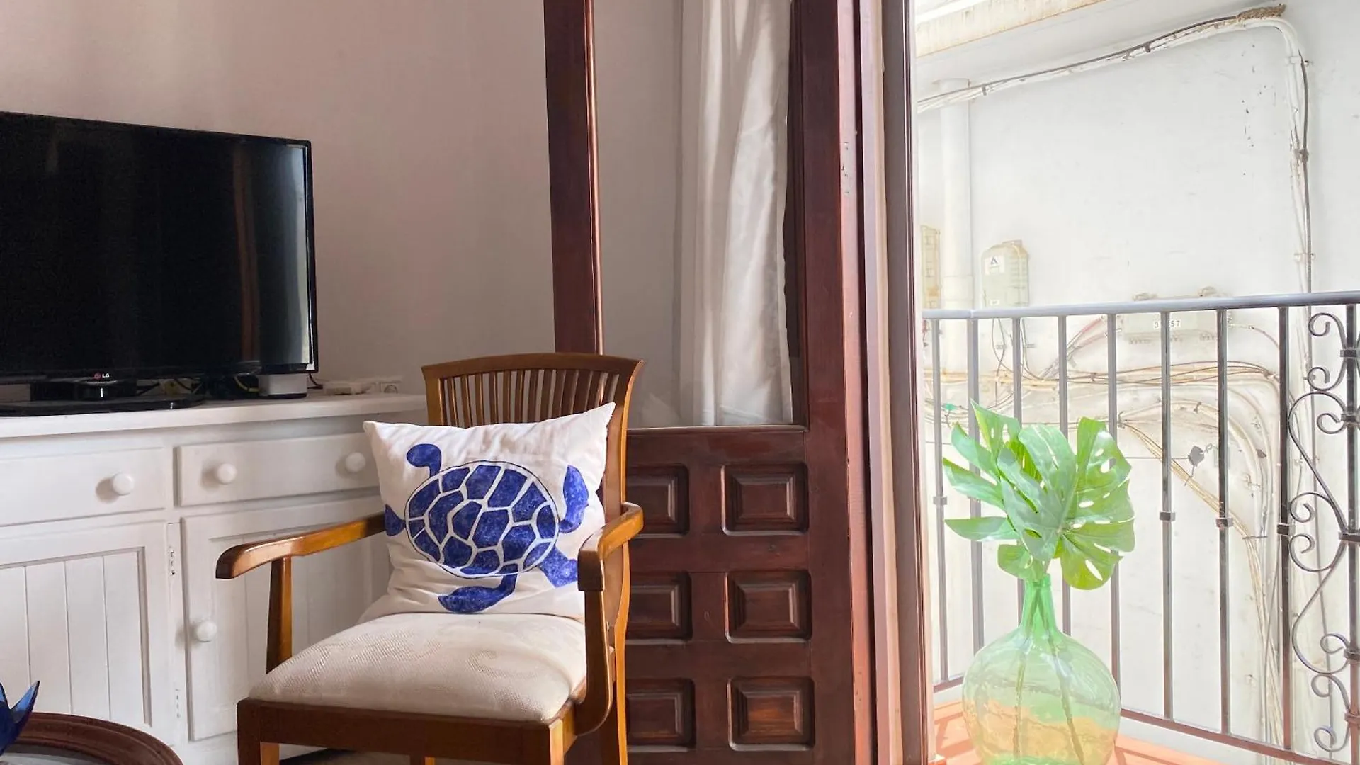 Casa Miguel - 3 Beautiful Apartments Availabe Sayalonga 0*,  Spain