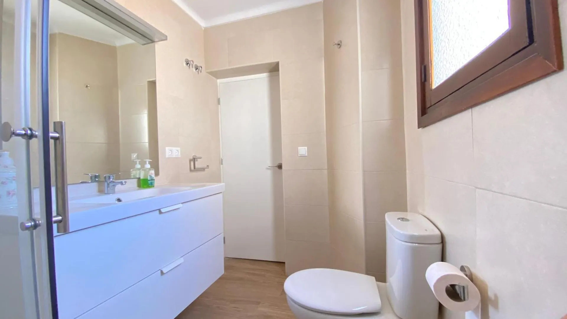 Casa Miguel - 3 Beautiful Apartments Availabe Sayalonga Spain