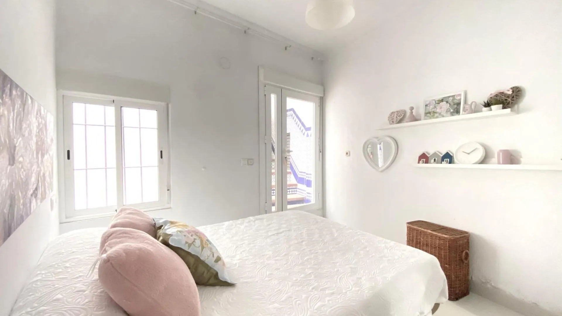 Casa Miguel - 3 Beautiful Apartments Availabe Sayalonga Spain