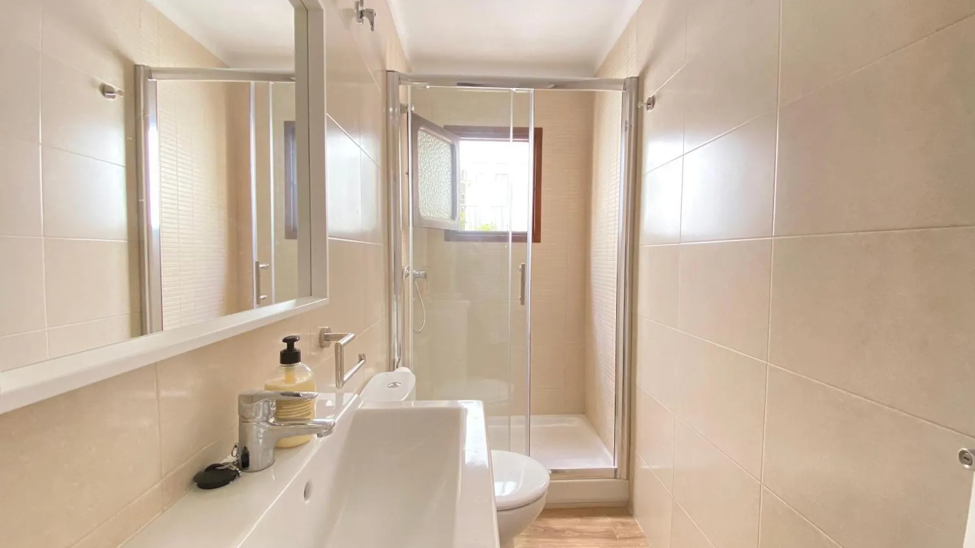 Casa Miguel - 3 Beautiful Apartments Availabe Sayalonga