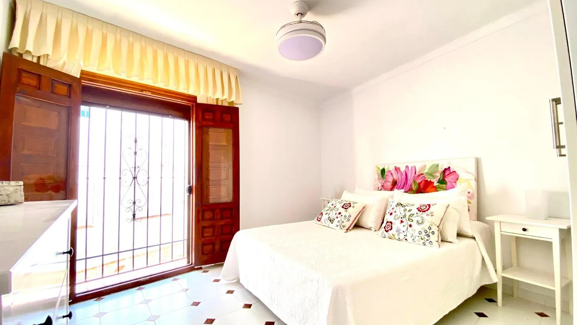 Casa Miguel - 3 Beautiful Apartments Availabe Sayalonga