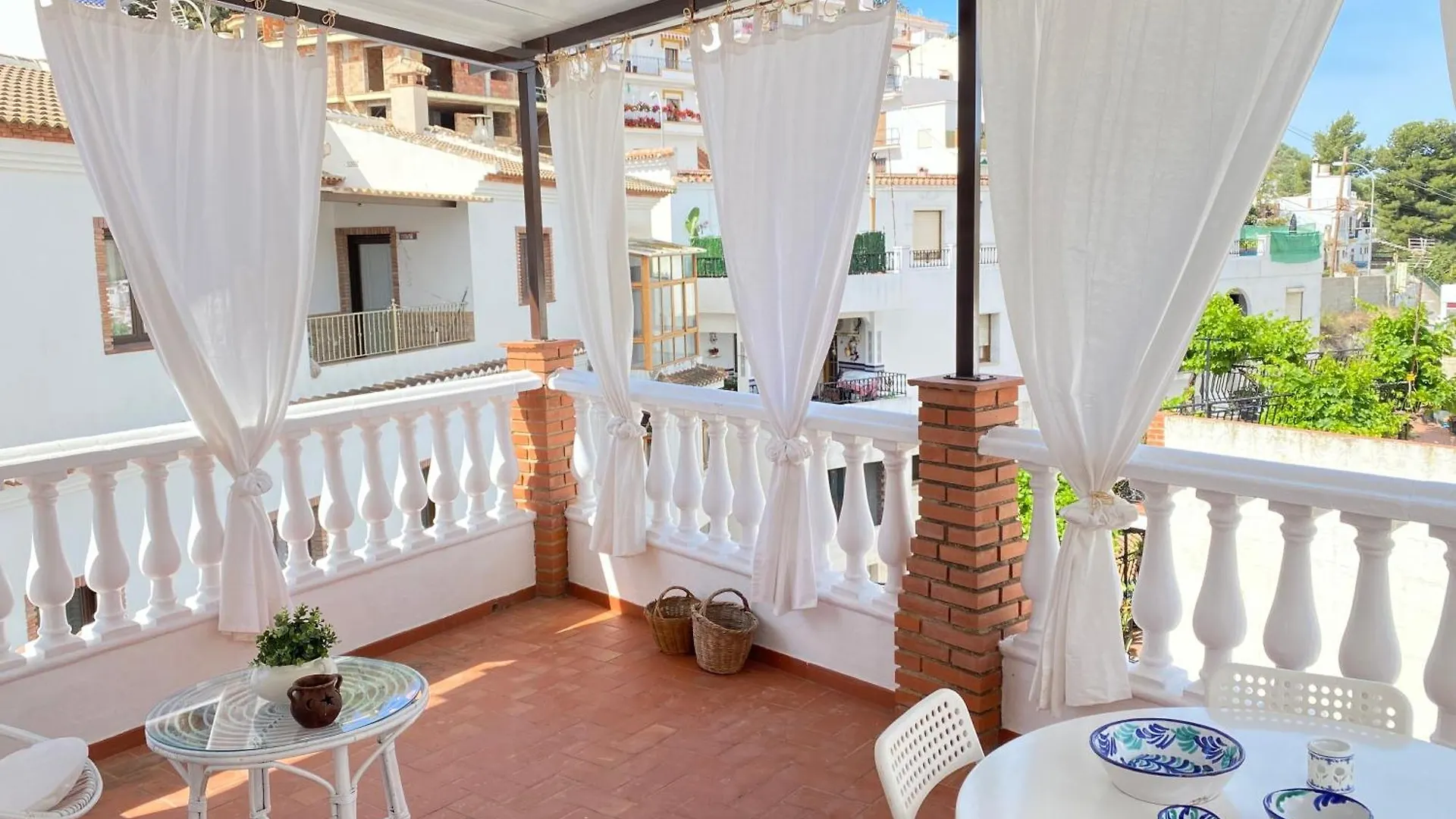 Casa Miguel - 3 Beautiful Apartments Availabe Sayalonga Spain
