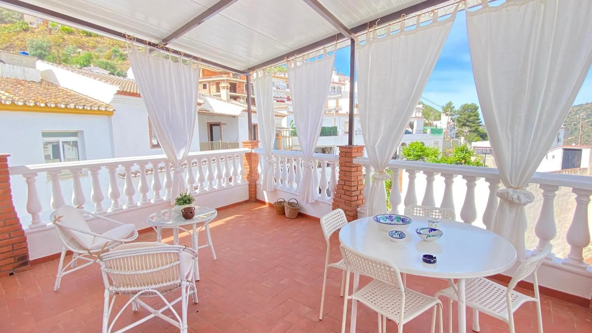 Casa Miguel - 3 Beautiful Apartments Availabe Sayalonga