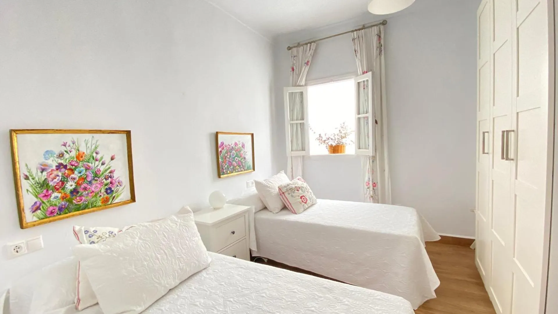 Casa Miguel - 3 Beautiful Apartments Availabe Sayalonga